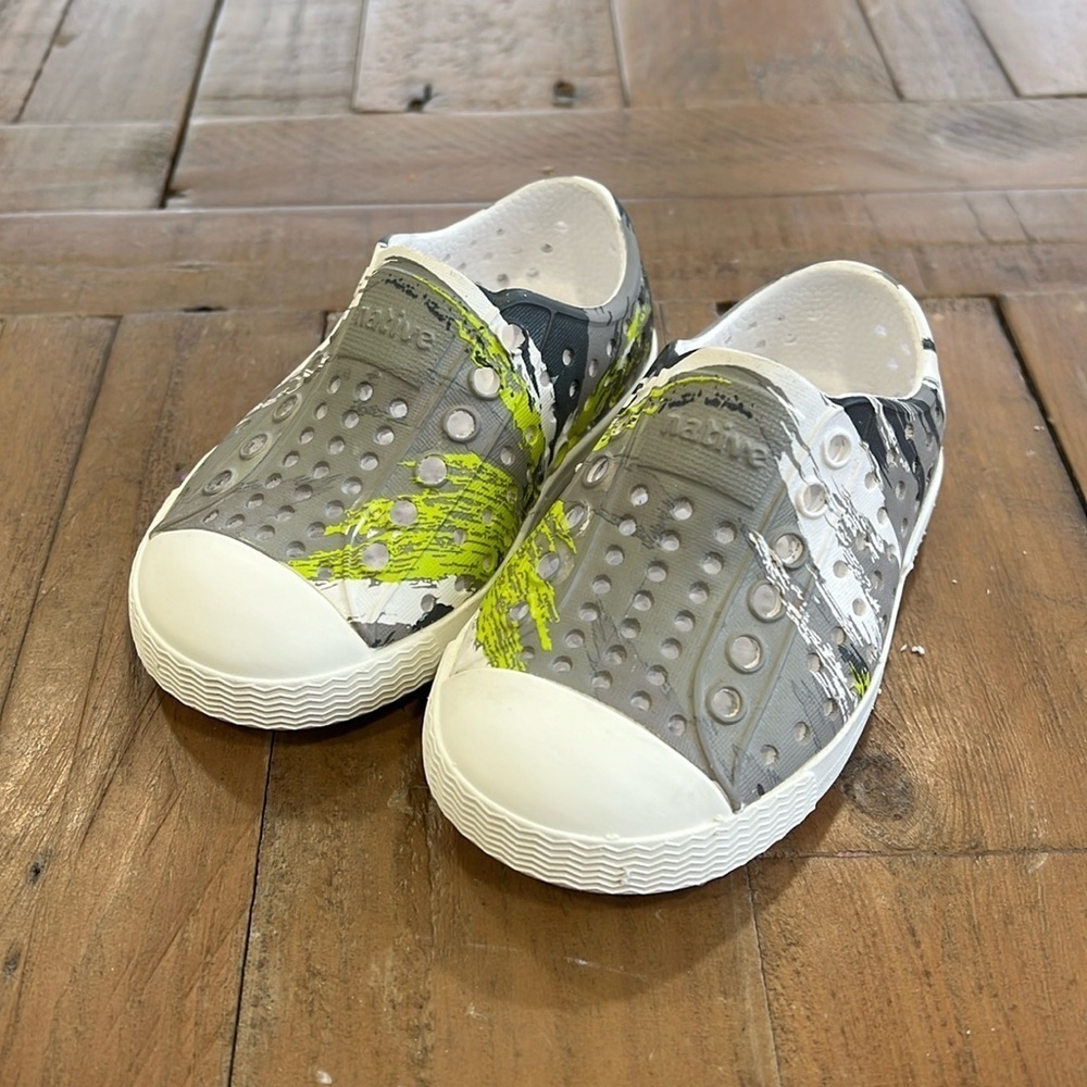 Native Jefferson gray marble waterproof sneakers